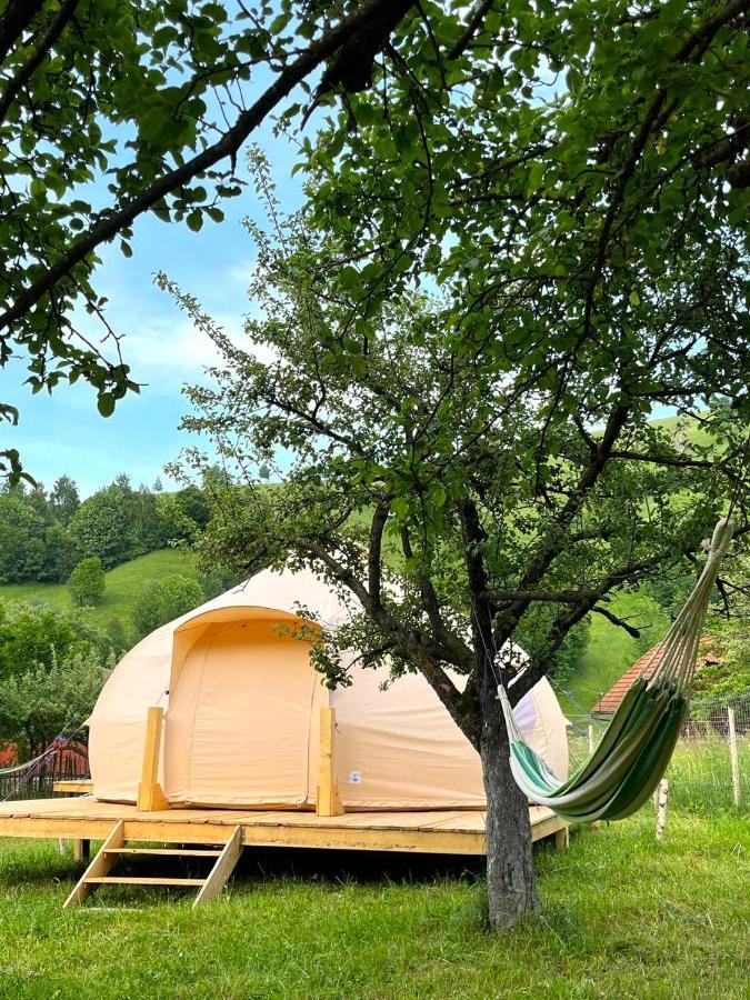 Flore'S Garden Glamping برانْ المظهر الخارجي الصورة