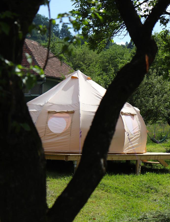 Flore'S Garden Glamping برانْ المظهر الخارجي الصورة