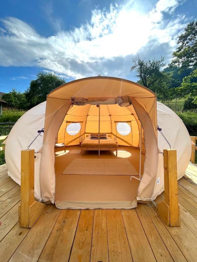 Flore'S Garden Glamping برانْ المظهر الخارجي الصورة