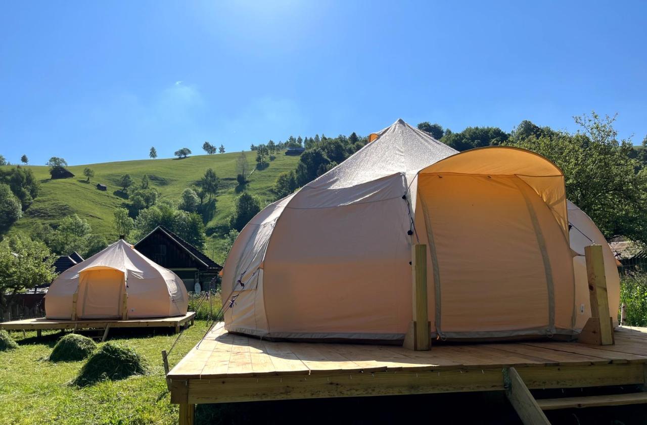 Flore'S Garden Glamping برانْ المظهر الخارجي الصورة
