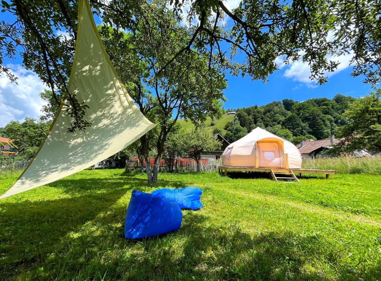 Flore'S Garden Glamping برانْ المظهر الخارجي الصورة