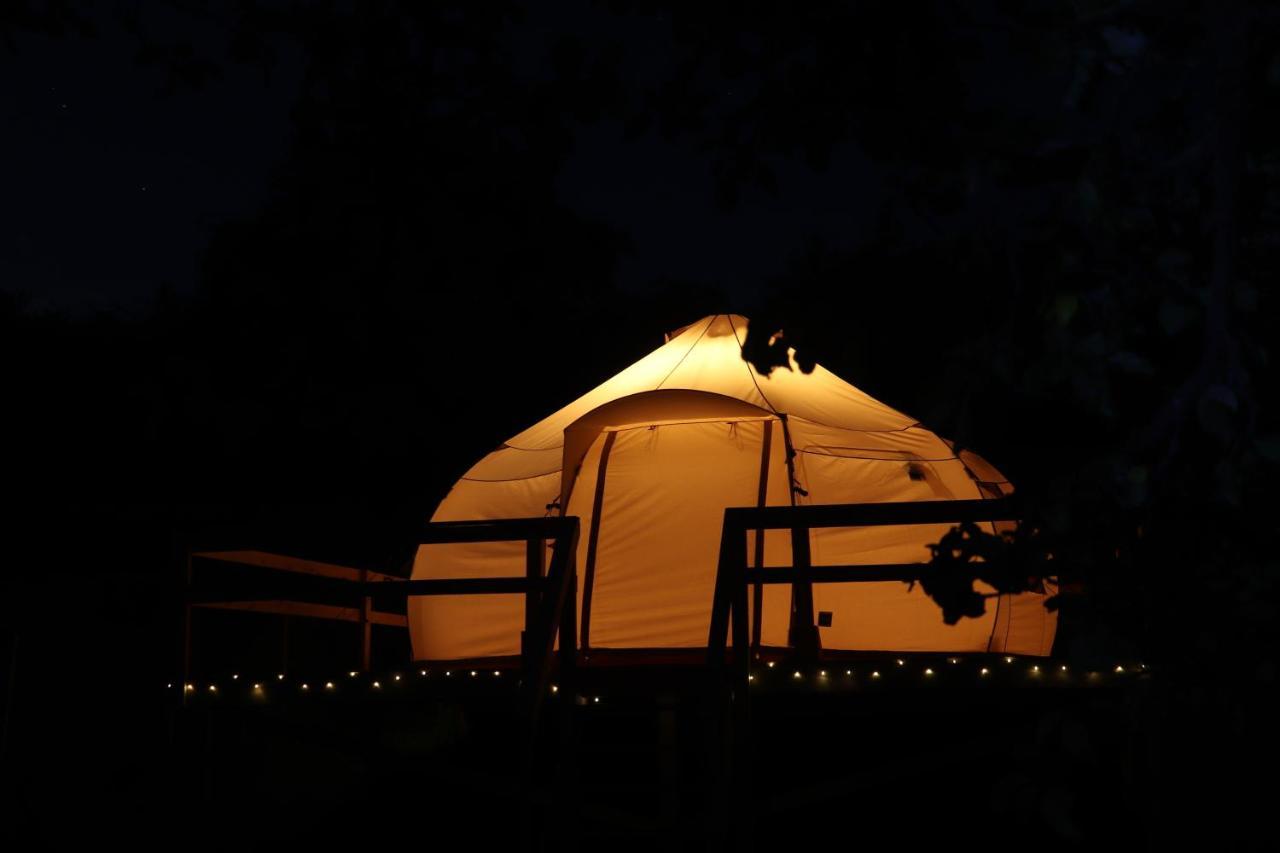 Flore'S Garden Glamping برانْ المظهر الخارجي الصورة